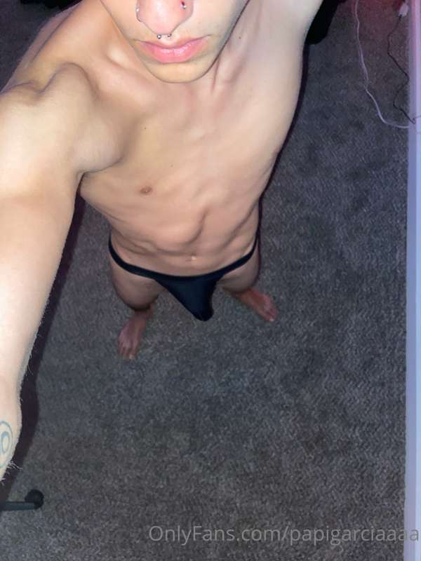 happy 4th 😁 check ur messages for a 4$ dick pic ;)