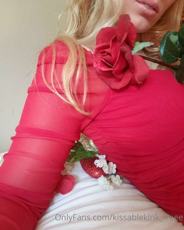 I'm going to wear this dress on V day 😍 but don't worry I'll.. 1