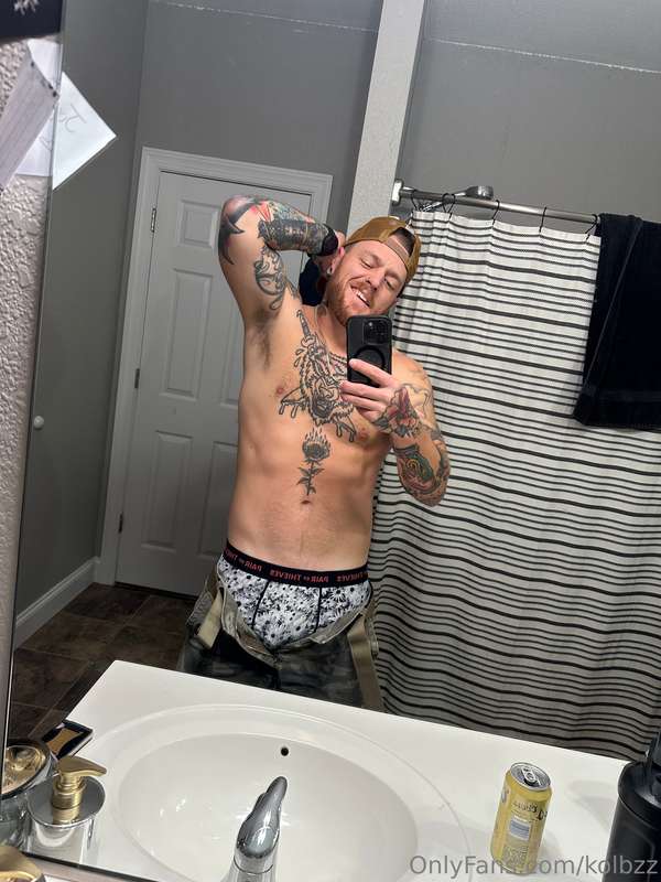 These are my fav pants. Wanna take em off?? Tips?? Requests?.. 4