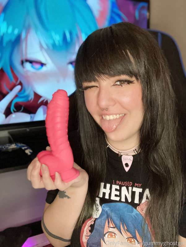 A little dildo tease, drool and ahegao 👅