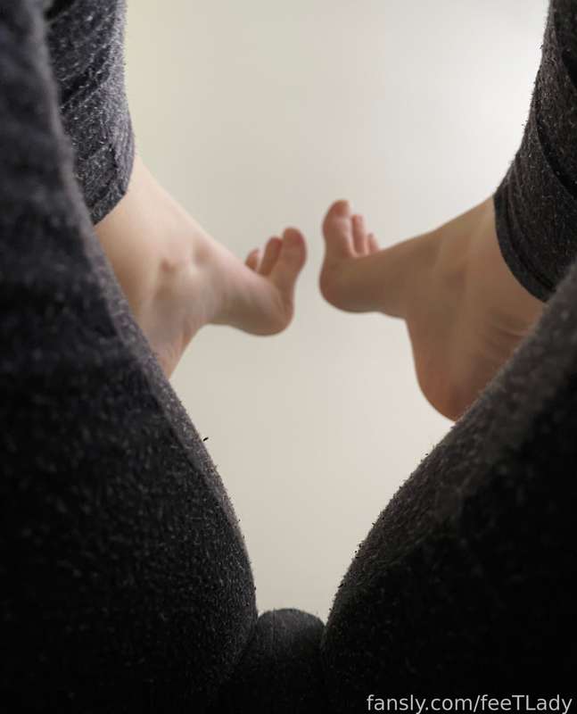 Feetlady - Fansly - 01 Apr, 2023 4