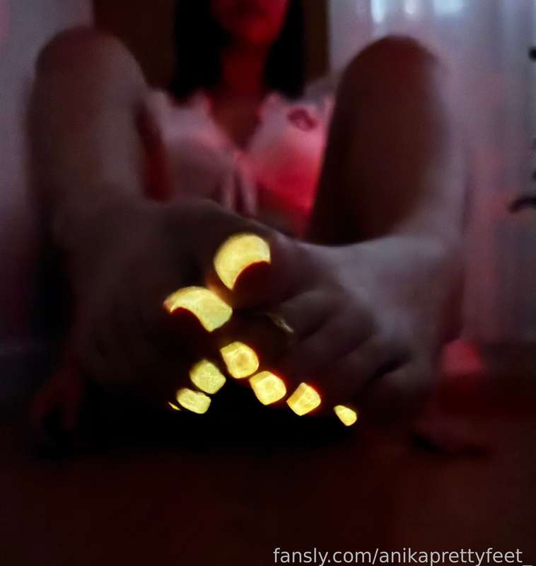 Anikaprettyfeet_ - Fansly - 31 Oct, 2024 27