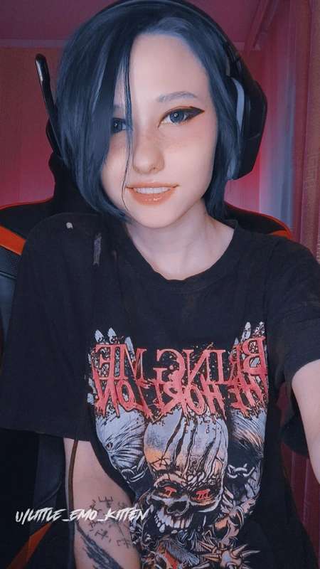 Little_Emo_Kitten - Fansly - 09 Apr, 2022 1