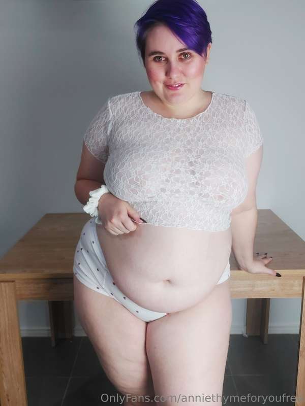 Do you like it when my tummy sticks out?! 