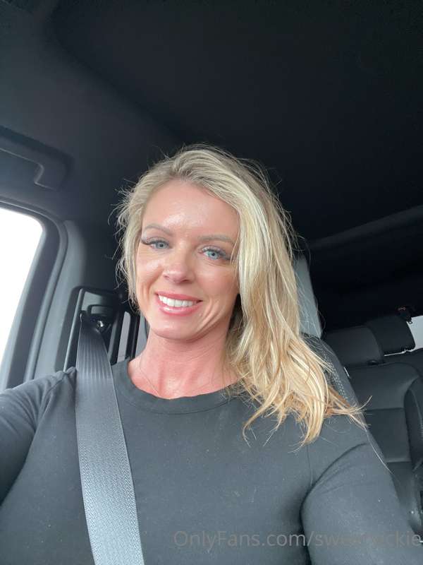 Do you like me in mom mode? 😋