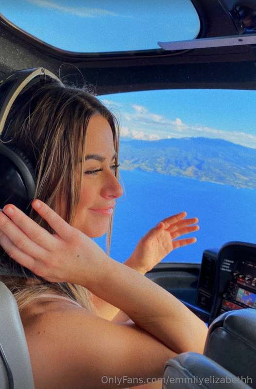 on my way hawaii ❤️