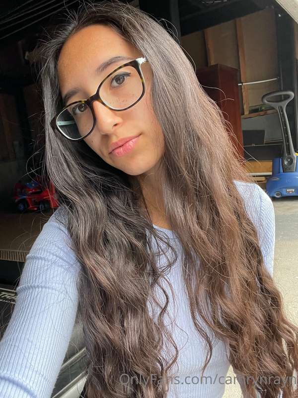 Feeling like having my pretty hair pulled today😋