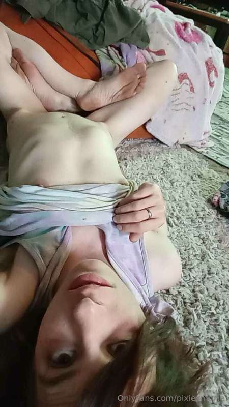 Pixiesmoxie - Onlyfans - 12 Oct, 2023