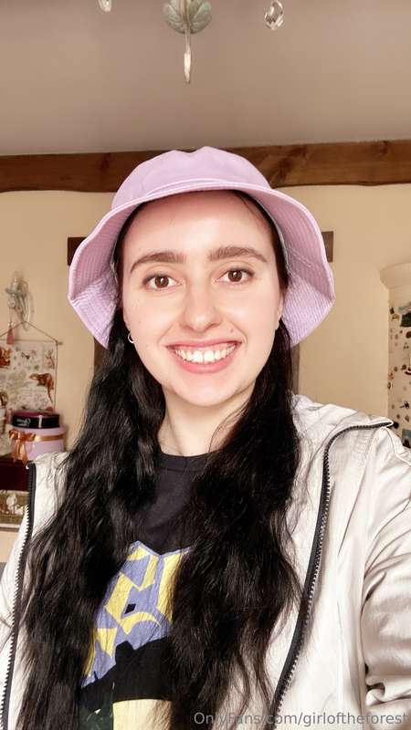 My sweethearts, check out my unreal work outfit — wishing yo..
