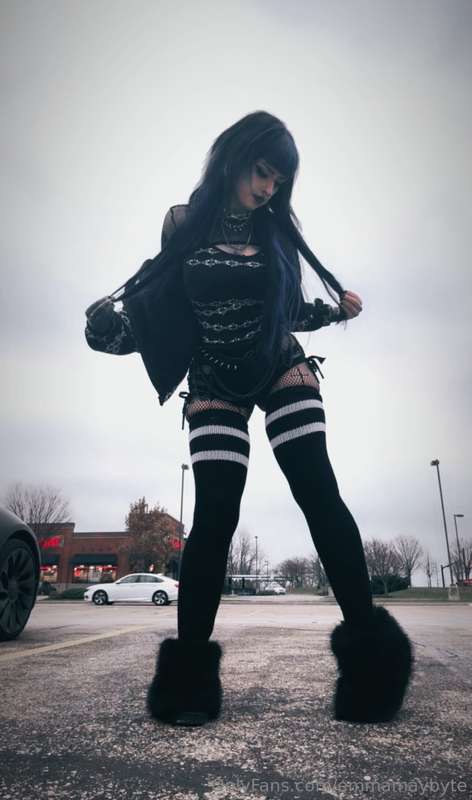 Will be posting new content tmrw night🖤 3