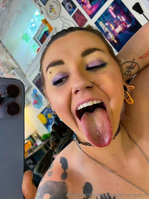 Andddd the rest of the Kitties, titties, and tongue set! Of .. 1