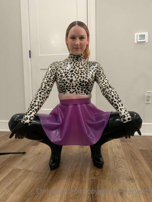 New skirt! Who likes translucent latex? 1