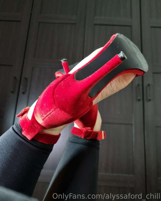 my soles are hiding behind the heels, but you can still catc.. 4