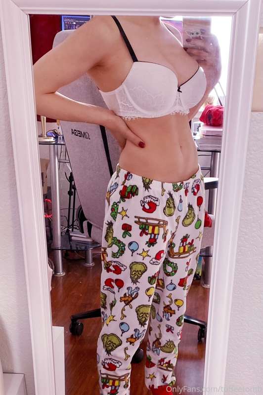 Sneak peek into my life, my Christmas pj’s are my most comfo..