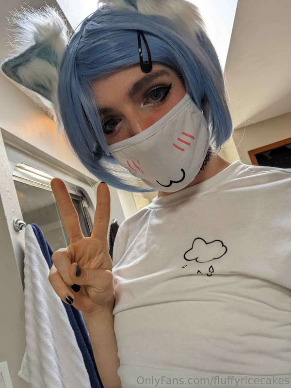 here's an early sneak peak at my fit in the next collab vide..