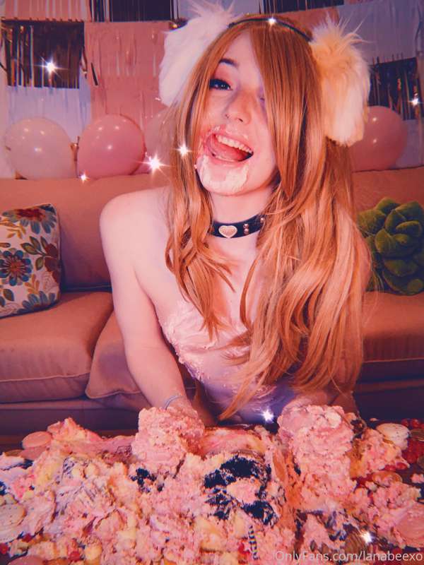 Hi I’m 25 today! 💕 16