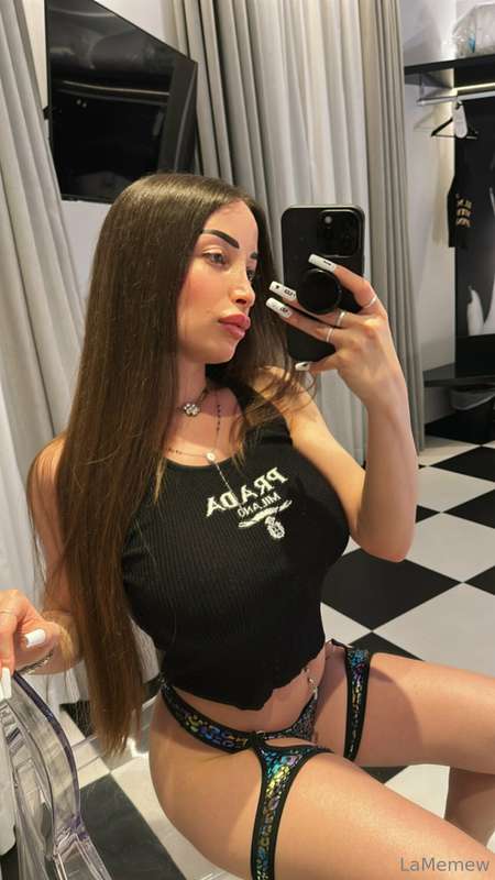 Ti va di divertirti un po’ con me?😈