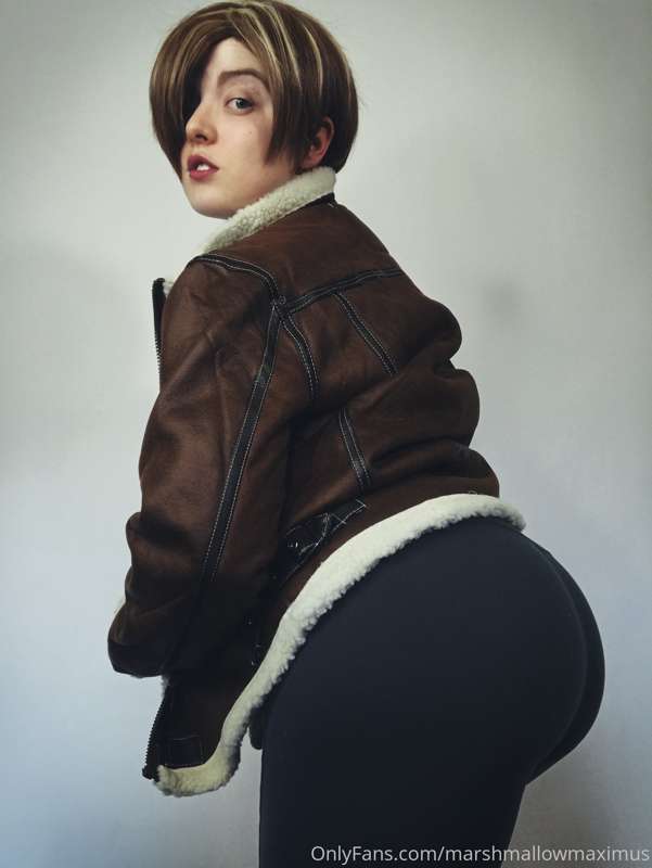 Throwback to when I first attempted to cosplay Leon Kennedy .. 4