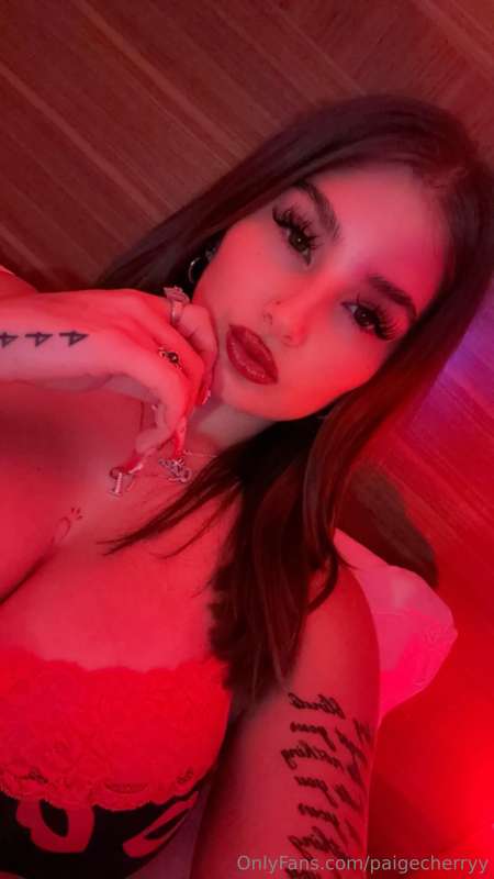 LIVE SOON!!😈 Is everybody ready to get naughty?
