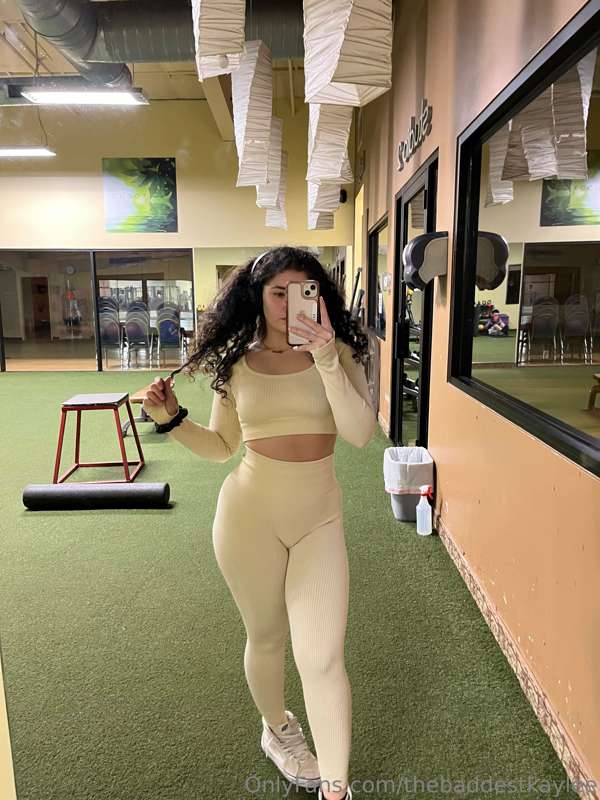 Help me stretch??
***live tonight 9pm est!***