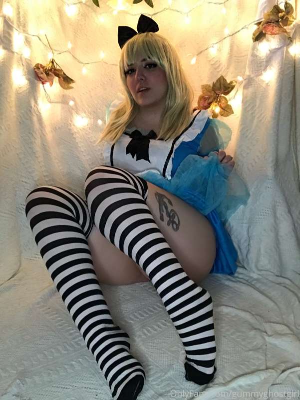 Cum down my rabbit hole and explore my wonderland 🐇 2