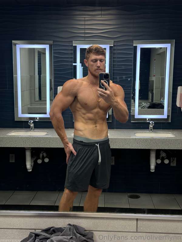 Fresh pump, strong vibes, and a body built to impress. Exclu..