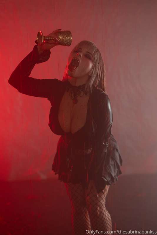 💦Hope you enjoyed the extra large Vampire Rain Room strip se.. 2