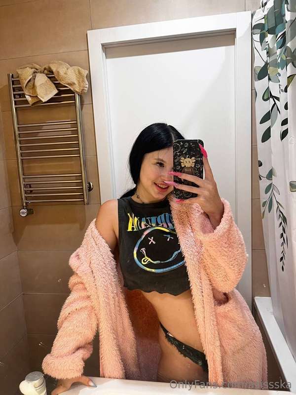 Do you think this outfit will suit me when I'm waiting for y..