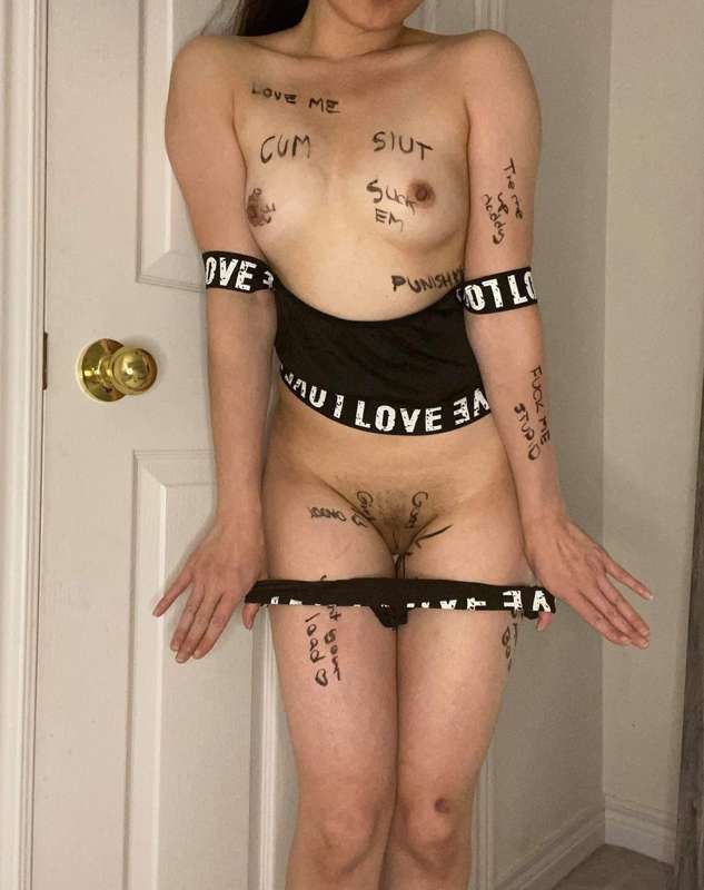 ♡ 38 photos ♡

There’s something about writing dirty words a.. 14