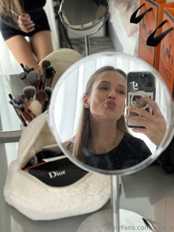 Enjoying my new makeup from the new OFTV video💄, because mak..