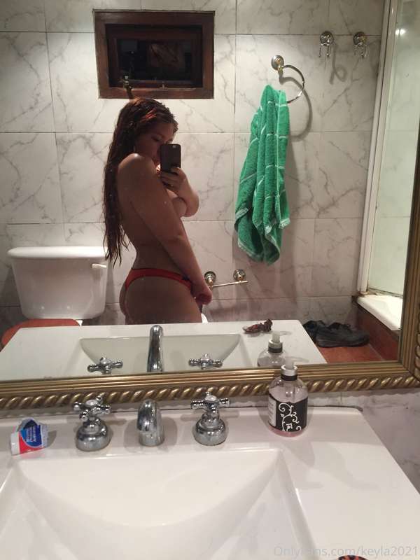 take a shower with me daddy🤤🤤🤤