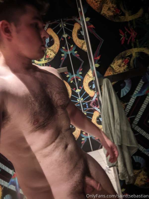 What would you do if you met me at the gym? In r locker room.. 1