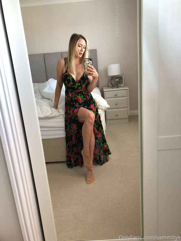 Sexy Sunday! 😏  I’m just off out to see some friends... do y..