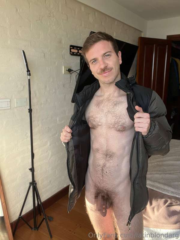 Do you like me naked with a jacket on?😏 1