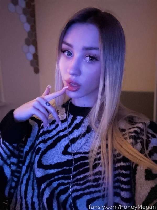 Honeymegan - Fansly - 01 Jan, 2025