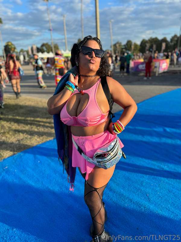 So excited for EDC Orlando this weekend!! I can’t wait!