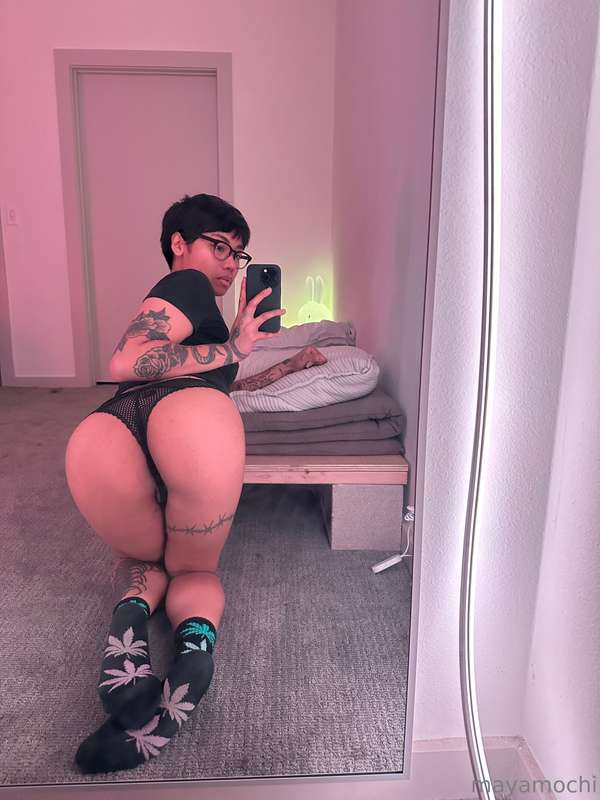 goooood morning everyone! here's a peach to start your day o..