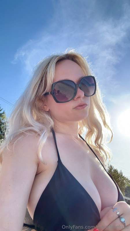i’m wet at the beach 🫣💦