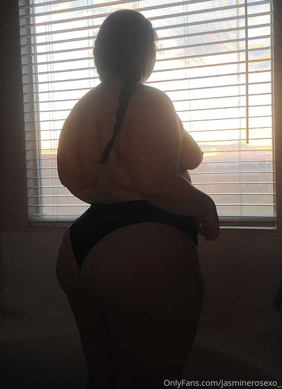 The sun looked pretty this morning, so I took a few pictures.. 1
