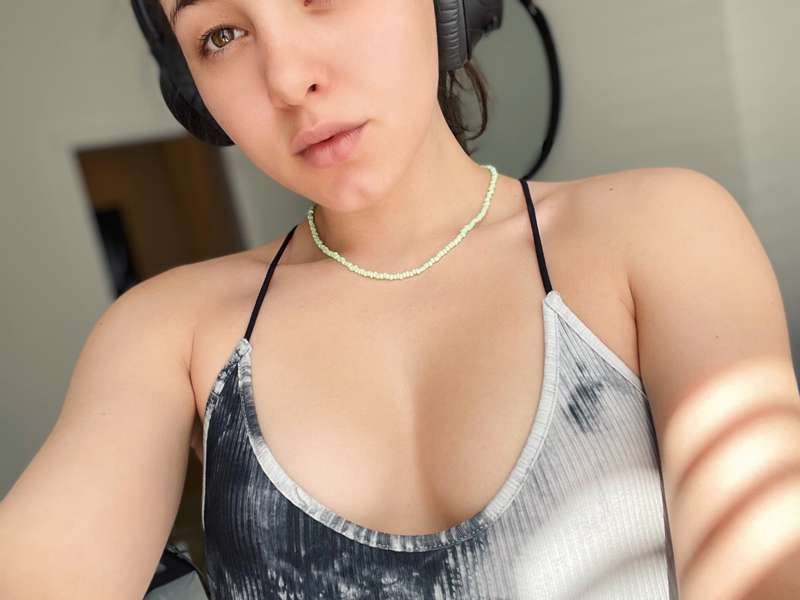 Okay so I’m gonna jump on stream for a few hours because I s.. 3