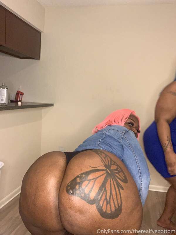 Wanna see me ride a dildo?