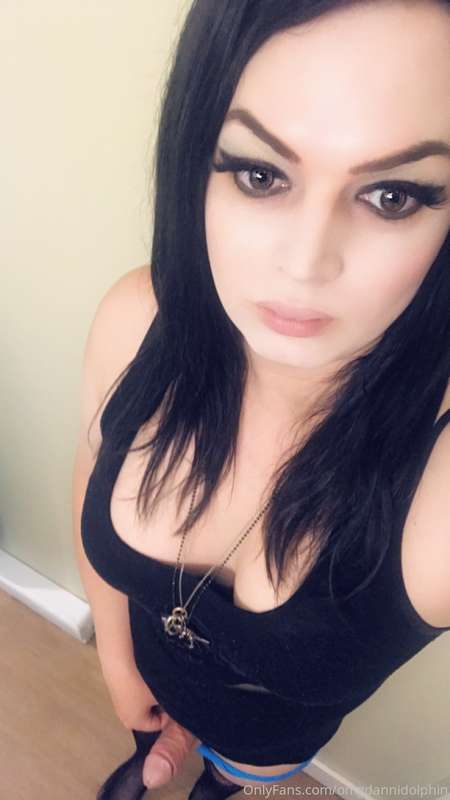 Good morning! Time to worship some cock 🐔 3