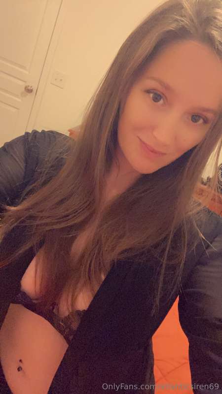 Lovin this Saturday night 💋 what are you up too? 2