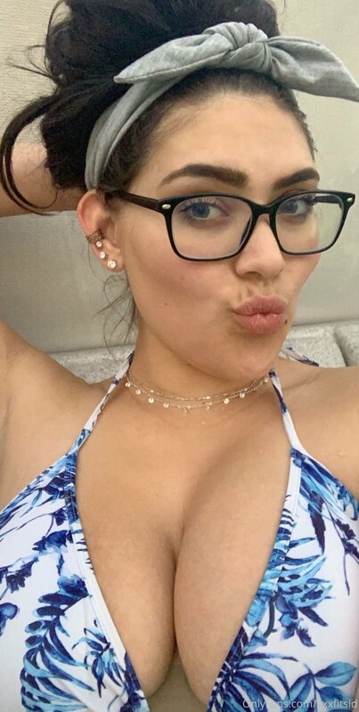 MESSAGE ME RIGHT NOW!!! I'M HORNY