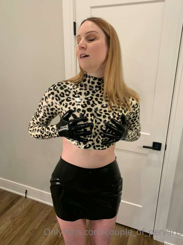 Feeling sexy in my new latex crop top 2