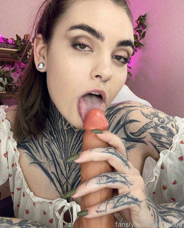Tattoogirl - Fansly - 23 Oct, 2022 1