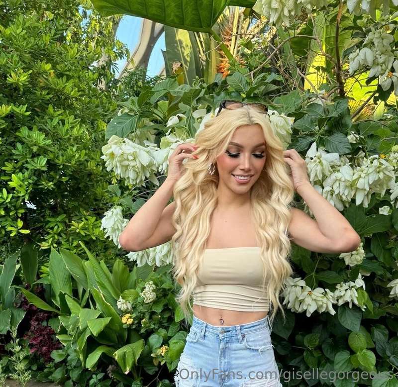 Come see why blondes have more fun💖