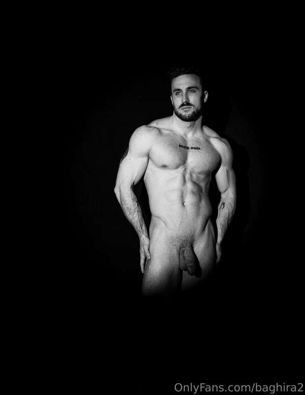 My first Black and White photoseries. Played with some intre.. 1