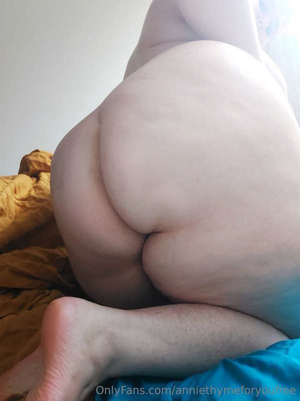 Can this booty convince you to join the dark side? @anniethy..