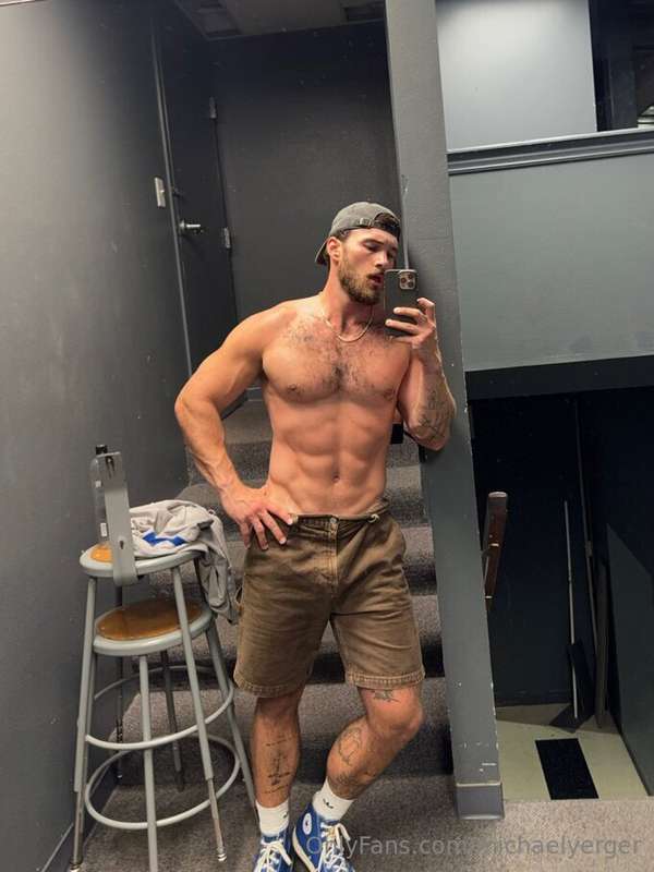 How’s your Sunday going? 